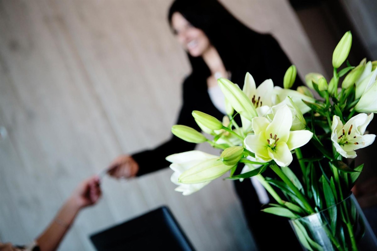 Hotel reception. Image.