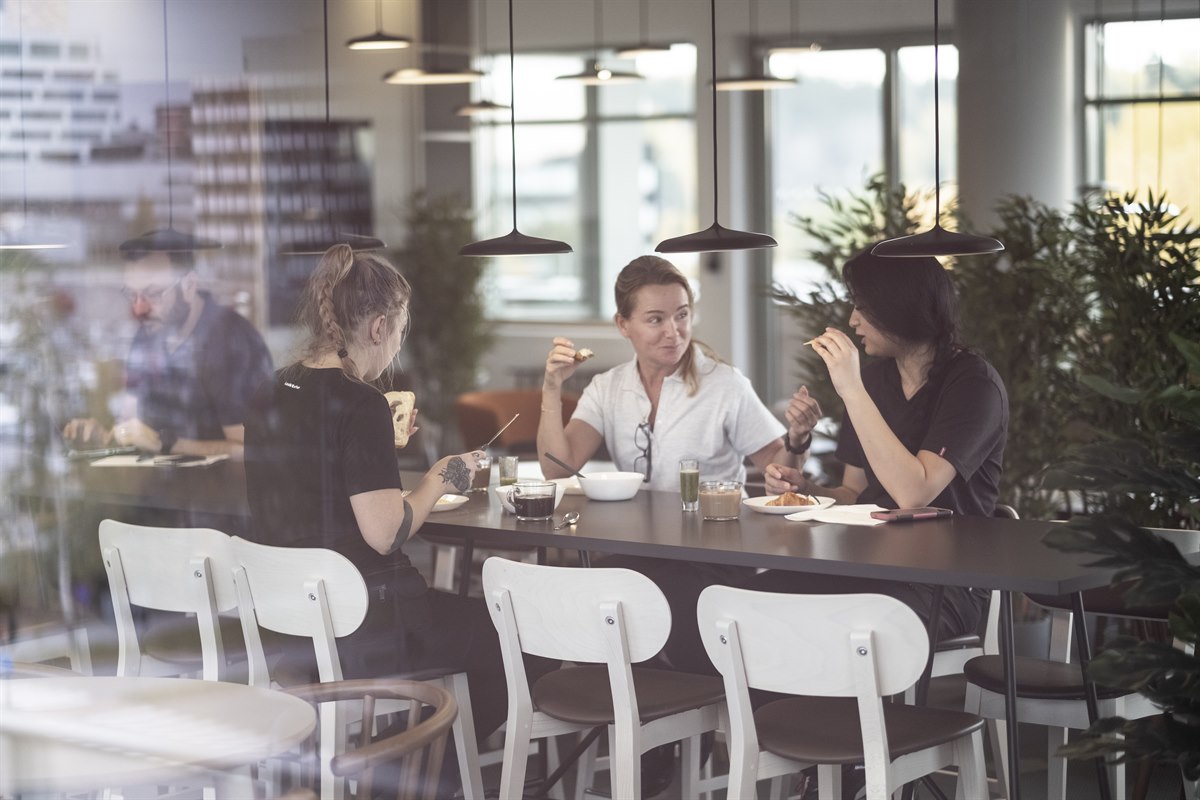 Kantine studiohotellet med fin utsikt. Bilde.