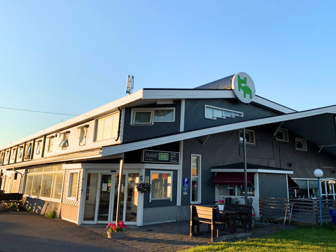 Fasad på Hotell E10 Kiruna. Foto.