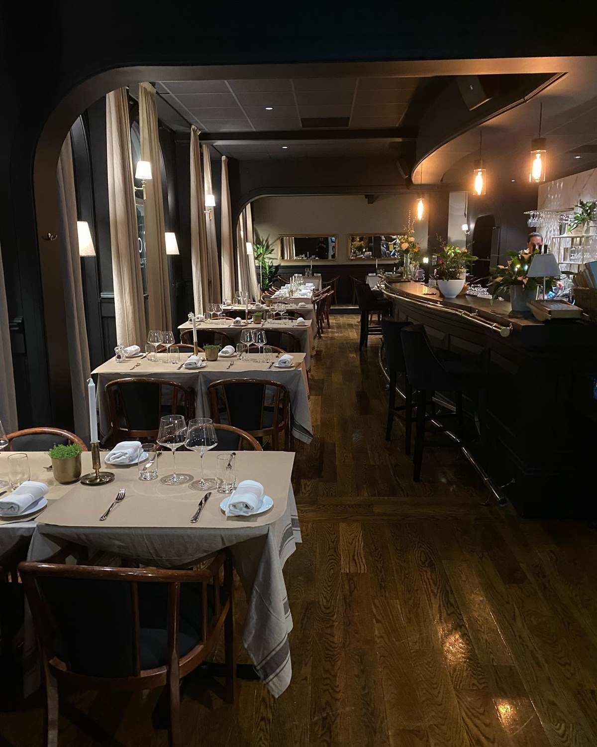 Soco beautiful table setting dinner at restaurant. Photo.