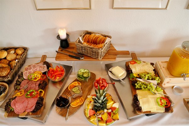 Frokostbuffet på Skagen Motel. Bilde.