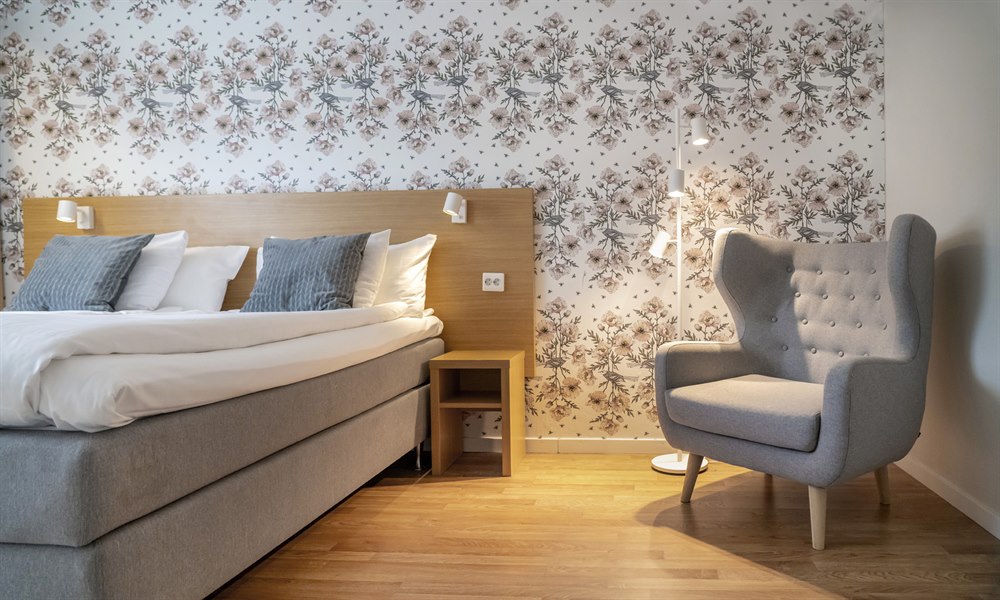 first hotel dragonen.bild.