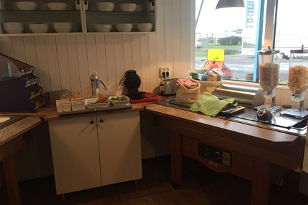 Breakfast buffet at Hotell E10 Kiruna. Photo.