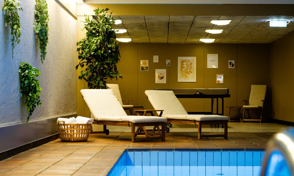 Pool och relaxavdelning