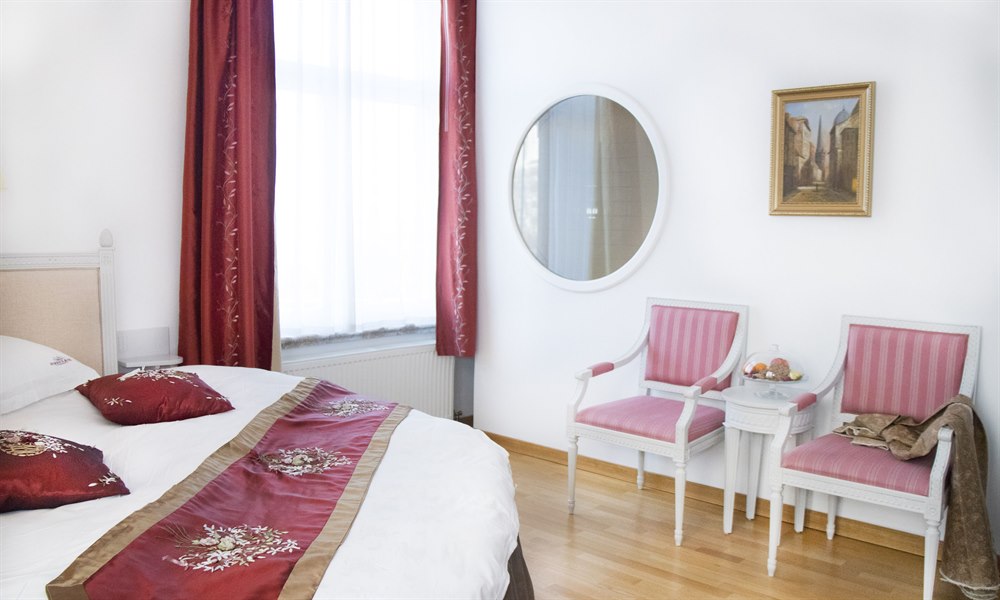 Luxury Double Room. Image.