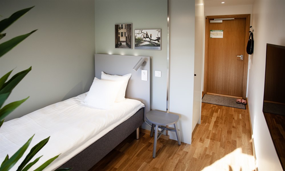 Lite rom the studio hotel Kista. Bilde.