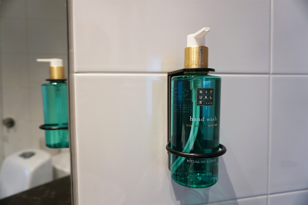 Badeværelse First Hotel Jonkoping. Bilde.