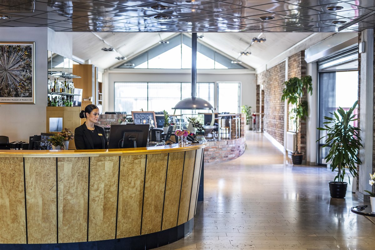 First Hotel Planetstaden reception. Foto.