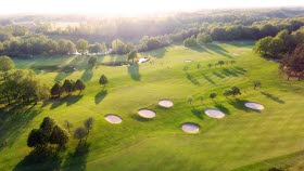 Udsigt over en golfbane. Billede.
