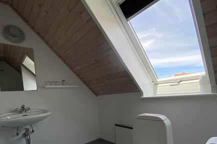 Bathroom Triple Room. Photo.