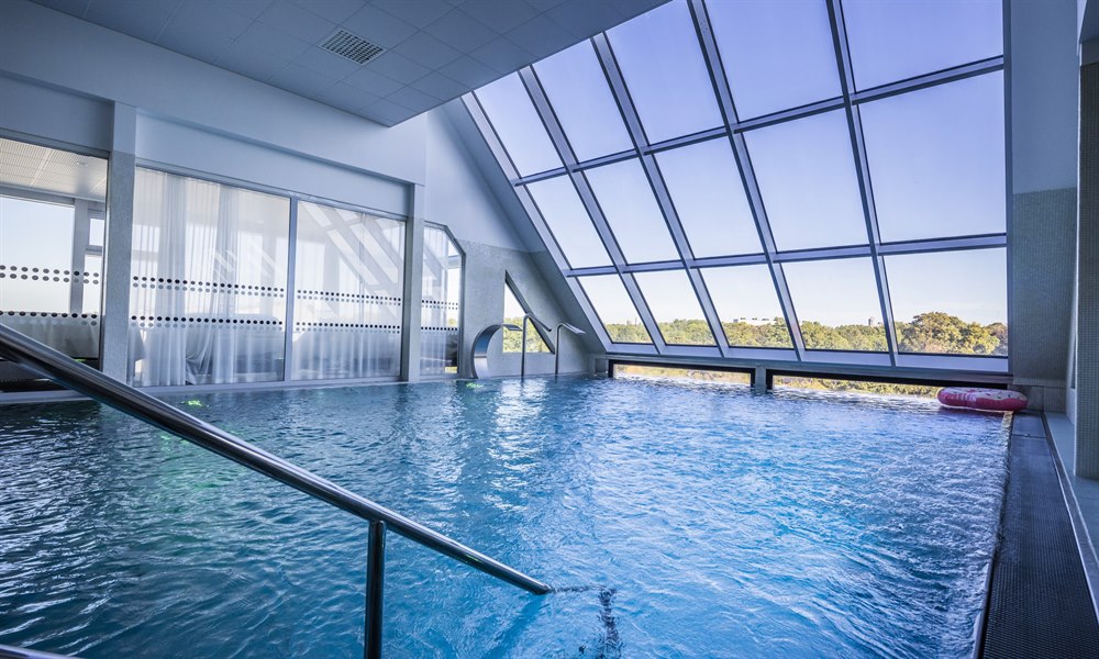 Fin pool på First Hotel. Foto.