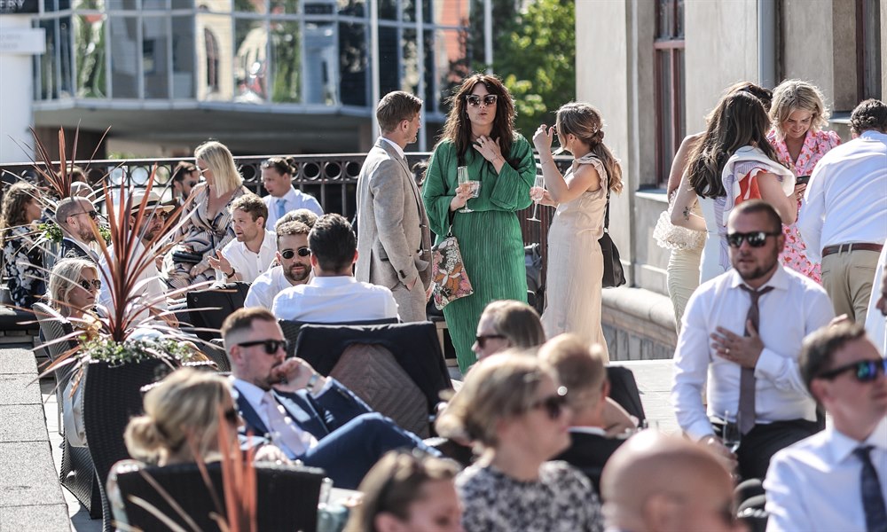 People at an outdoor restaurant.