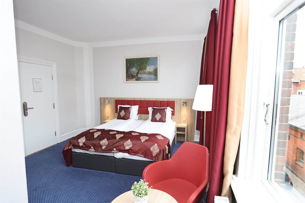 Standard Double room. Image.