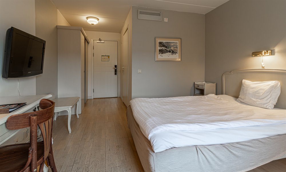 Standard Single room. Image.