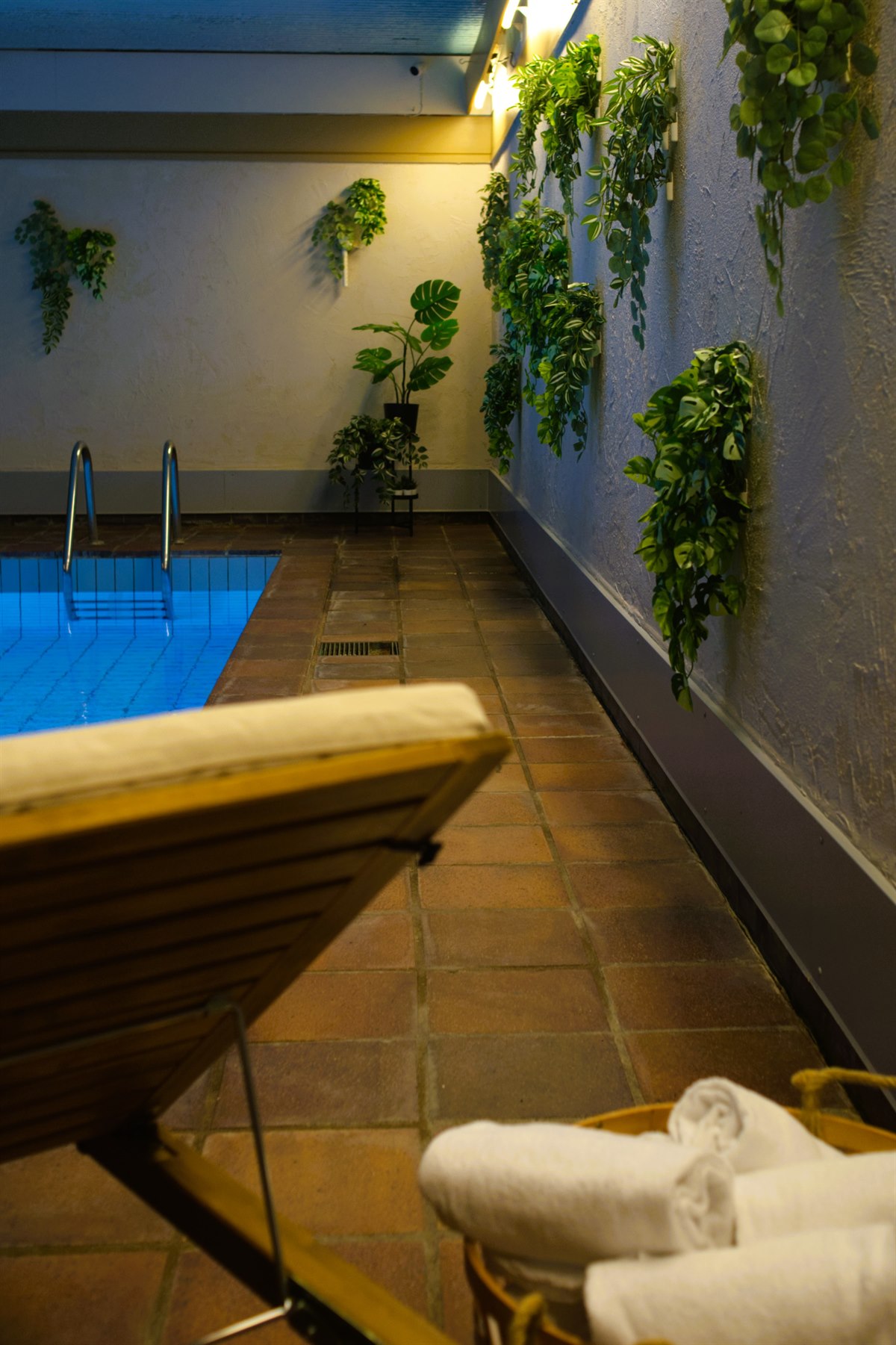 Pool och relaxavdelning