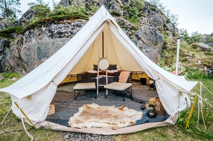 Interiør af et glamping telt. Foto.