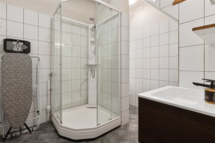 Bathroom, One-bedroom apartment.