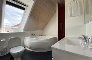 Bathroom Suite. Photo.
