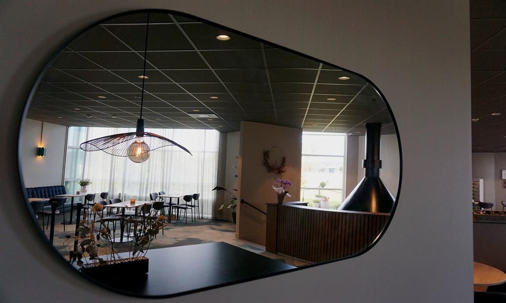 Morgenmadslokale First Hotel Jönpöing. Bilde.