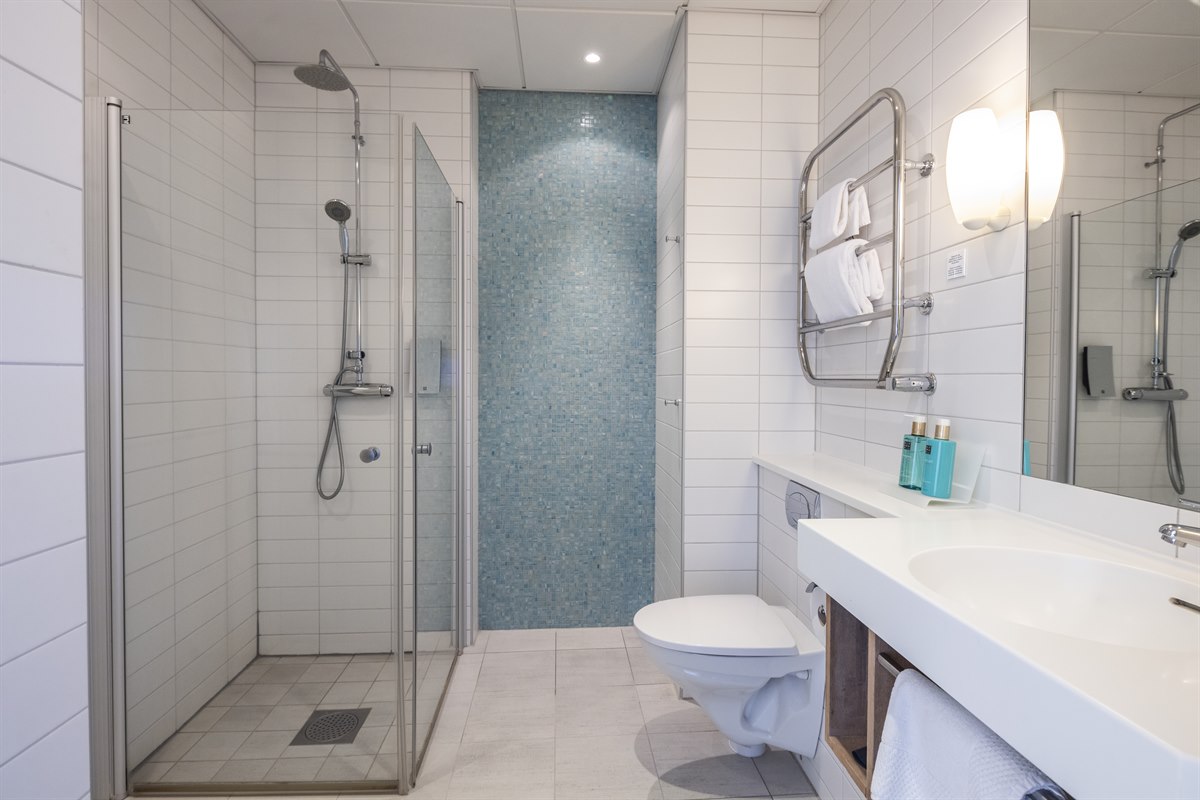 Superior dubbelrum med balkong. Foto.