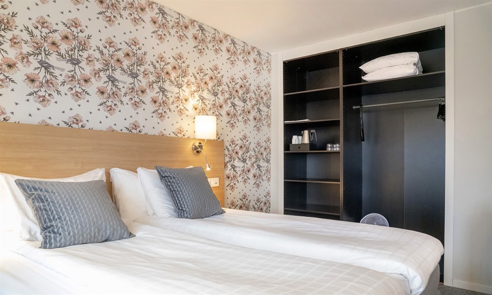 first hotel dragonen.bild.