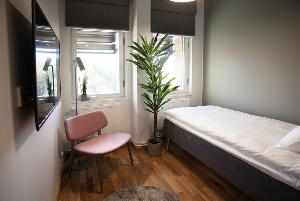Lite rom the studio hotel Kista. Bilde.