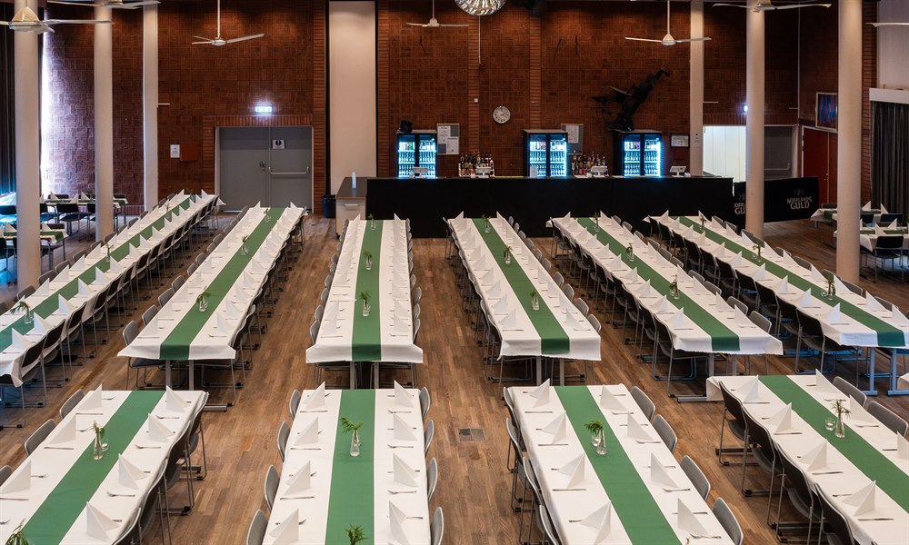 Banquet in the Red Room. Photo.