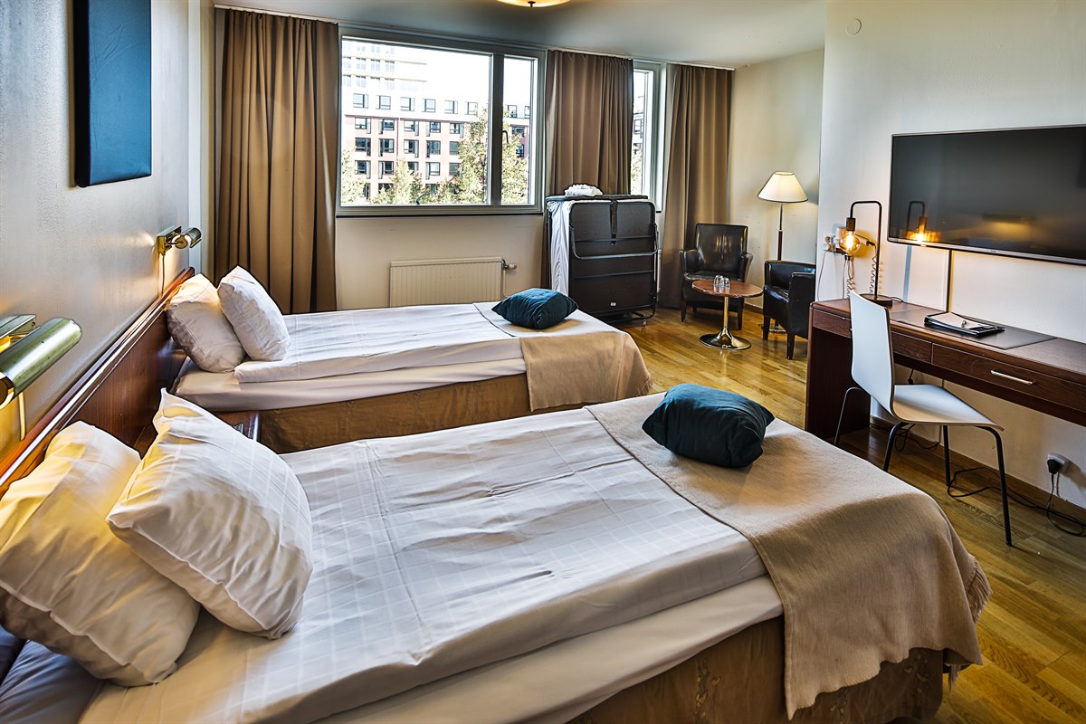 triple quadrople room