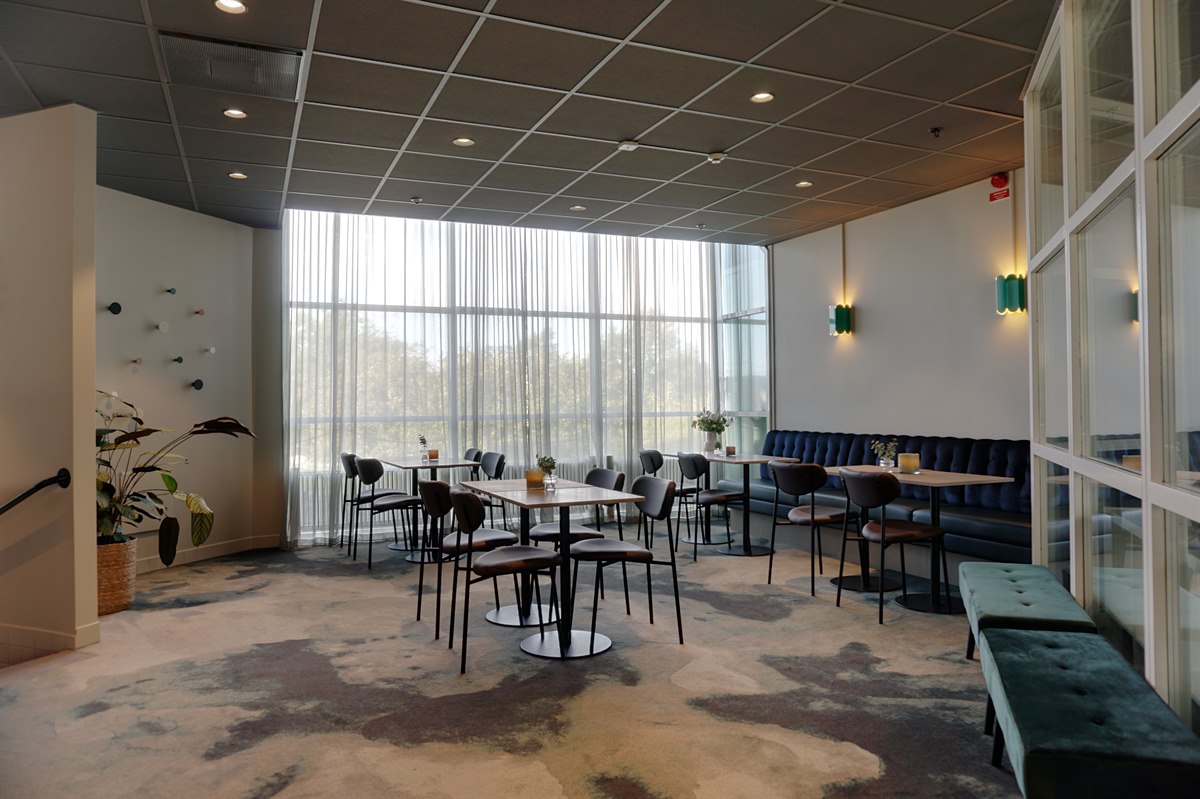 Morgenmadslokale First Hotel Jönpöing. Bilde.