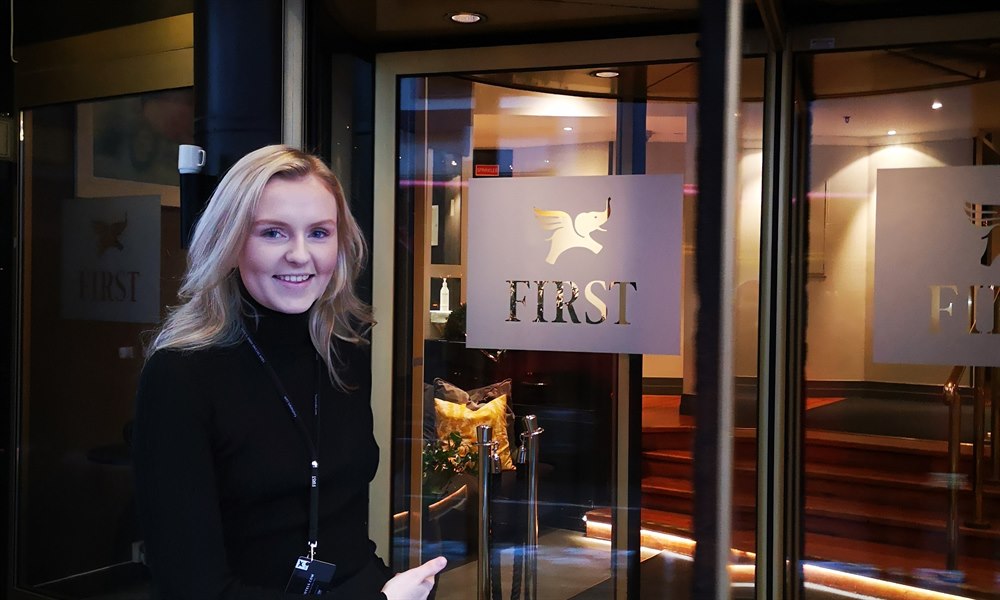 entrance to the hotel