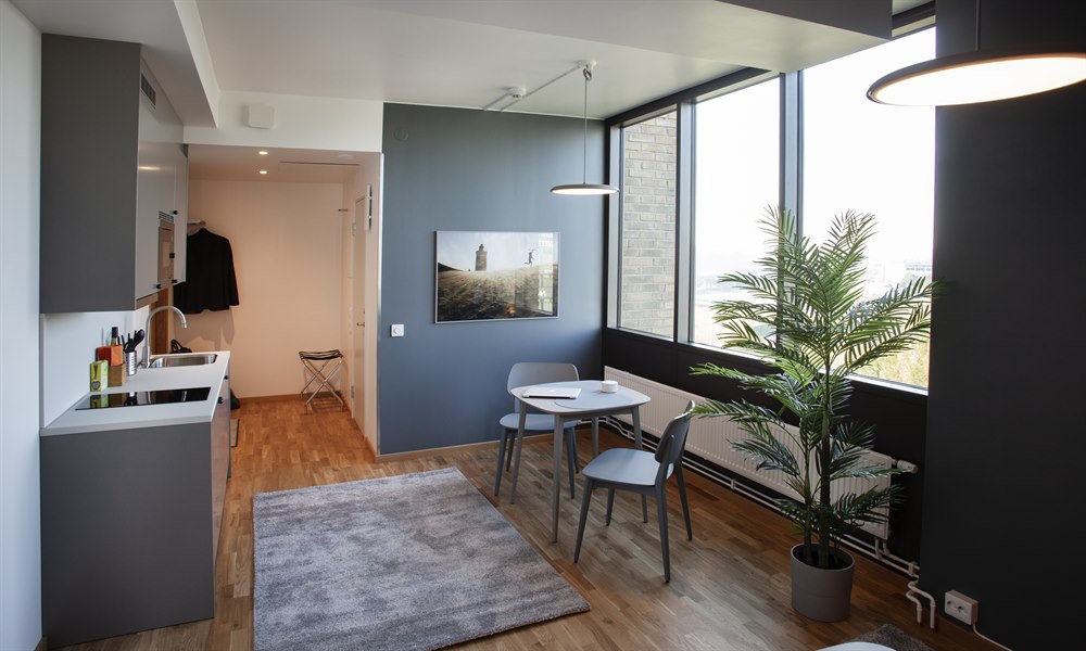 Stue Studio A+ leilighet studiohotellet Kista. Bilde.
