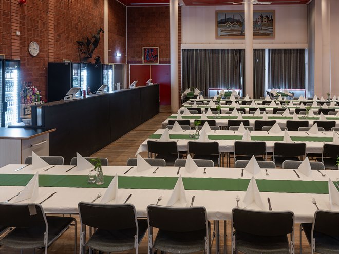 Banquet in the Red Room. Photo.