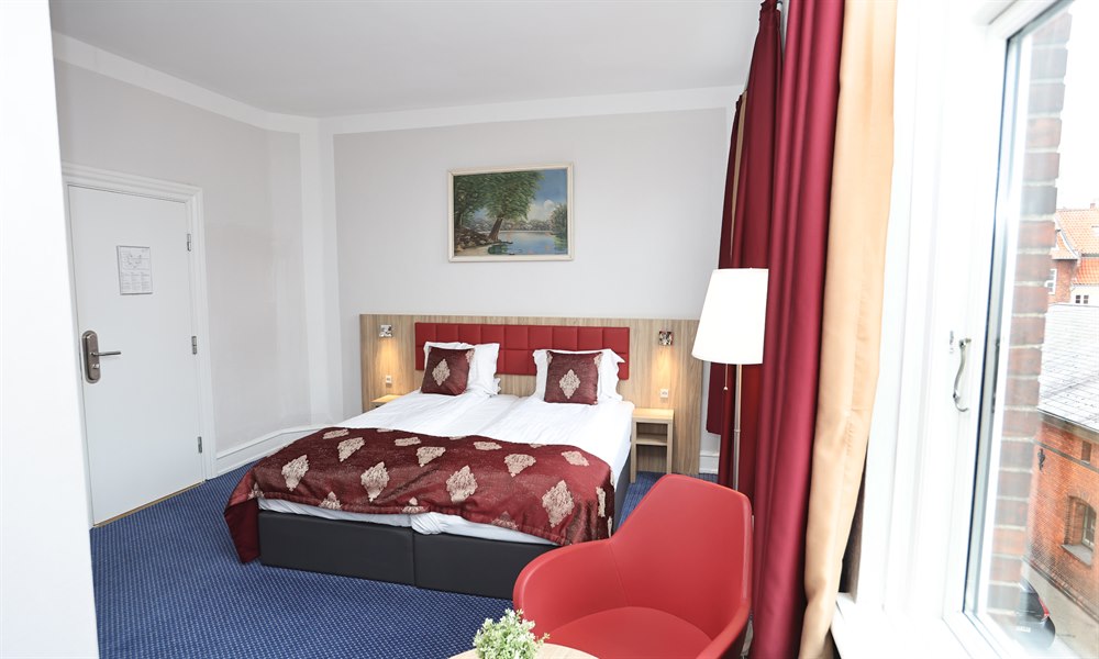 Standard Double room. Image.