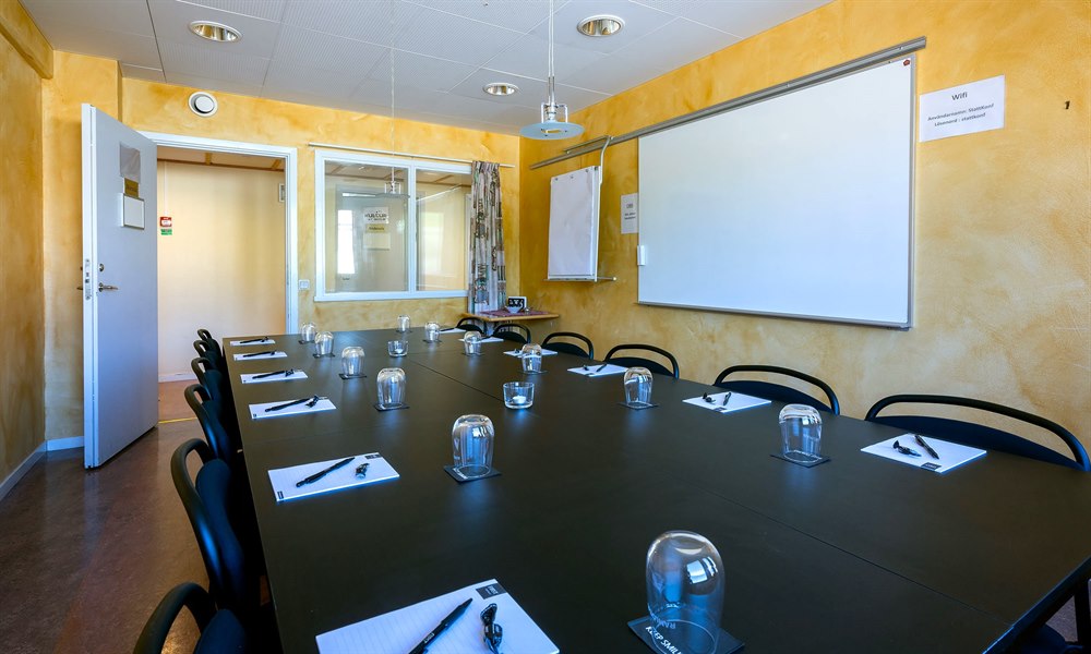 Group room for meetings and conferences. Image.