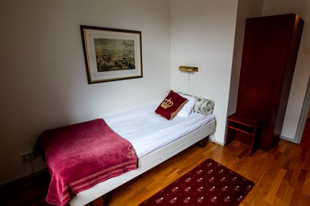 standard single room