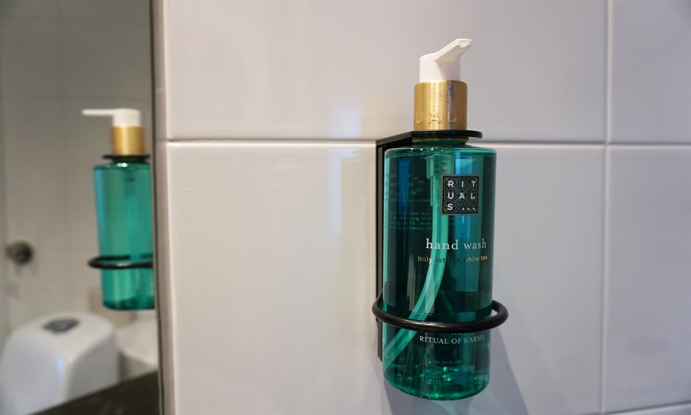 Badeværelse First Hotel Jonkoping. Bilde.