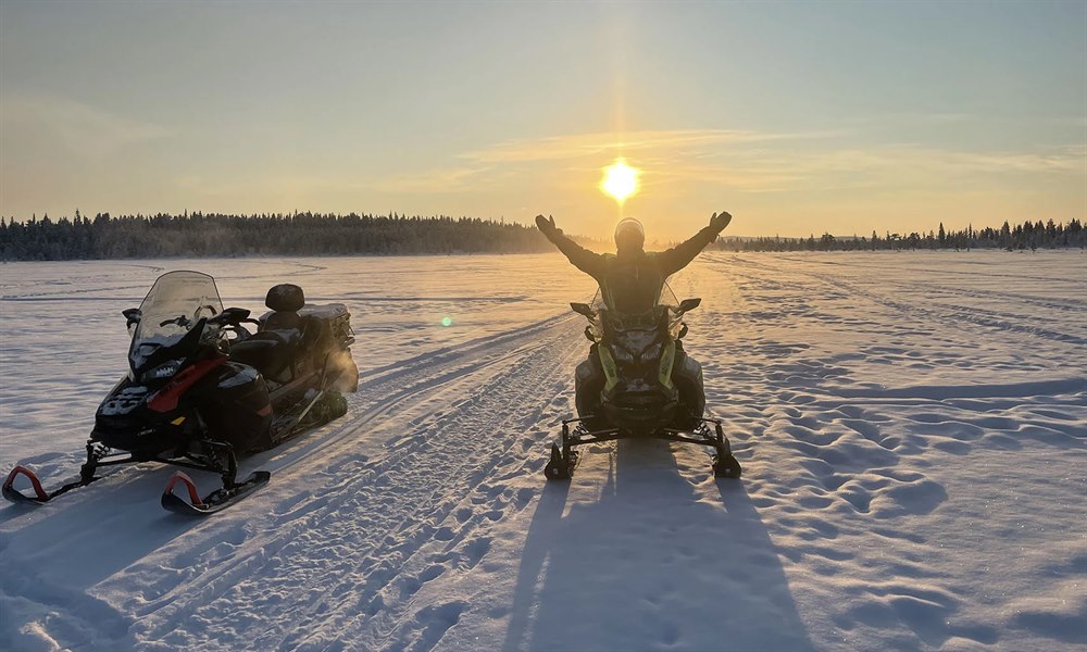 Nyt snøscootertur i Kiruna. Bilde.