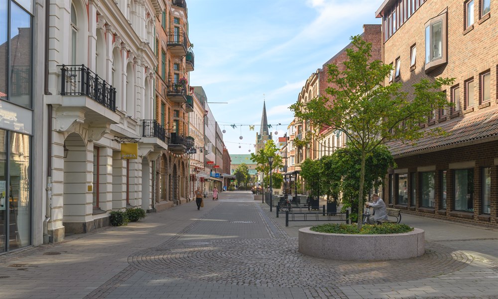 Shopping- och gågata i Halmstad. Bild.