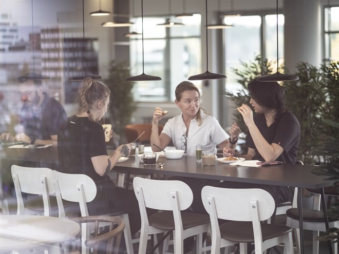Kantine studiohotellet med fin utsikt. Bilde.