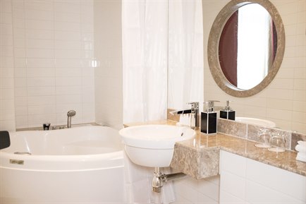 Luxury Double Bathroom. Image.