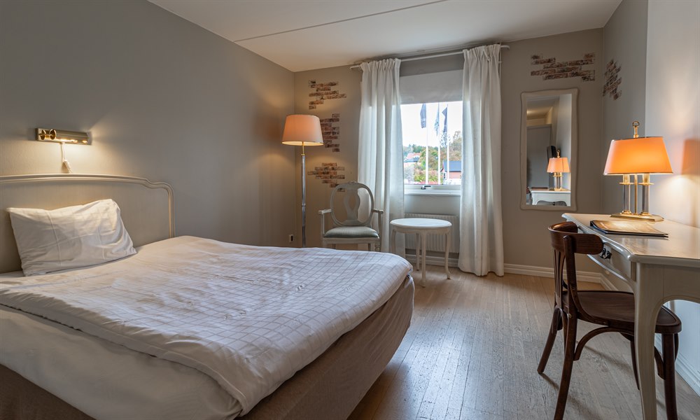 Standard Single room. Image.