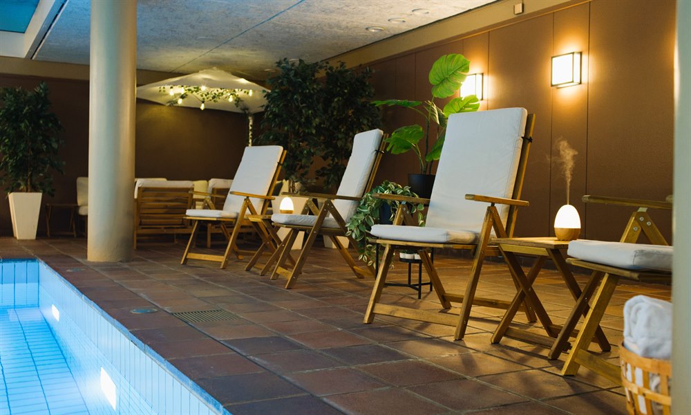 Pool och relaxavdelning