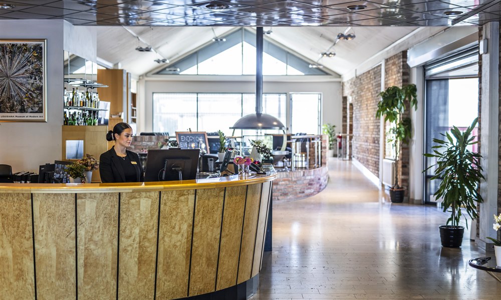 First Hotel Planetstaden reception. Foto.