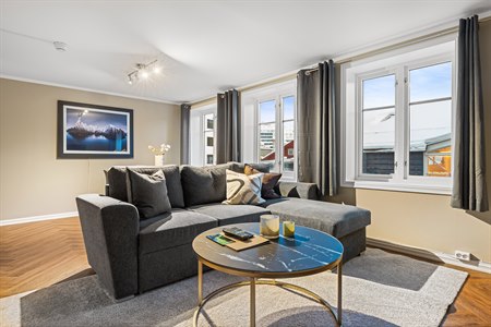 1-Bedroom Apartment- Enter Apartments by First.billede.