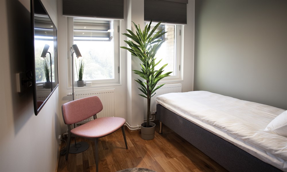 Lite rom the studio hotel Kista. Bilde.