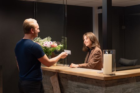 Hotellreception.