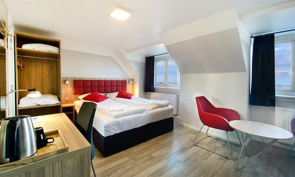 Standard Double room. Image.