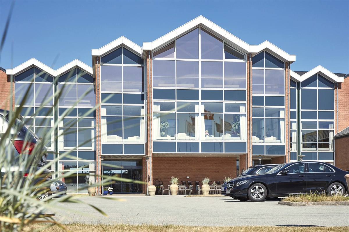 Hotel facade. Image.