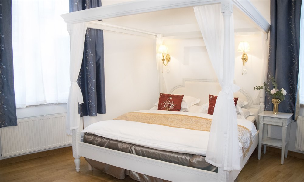 Luxury Double Room. Image.