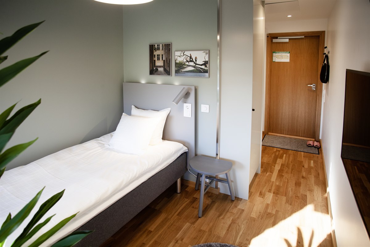 Lite rom the studio hotel Kista. Bilde.